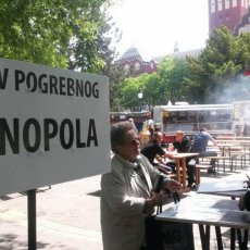 Prikupljanje protestnih potpisa protiv monopola u sahranjivanju u Subotici – sve do 15 100.